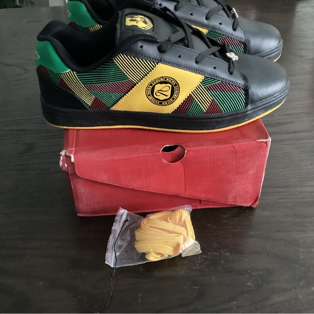 Men Luxury Kicks sneakers- Yellow, Black & Green